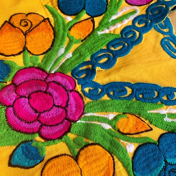 ✨2/$20✨ Mexican Embroidered Blouse - Picture 3 of 6